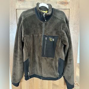 Lightly Used Men’s Mountain Hardwear Fleece Jacket
